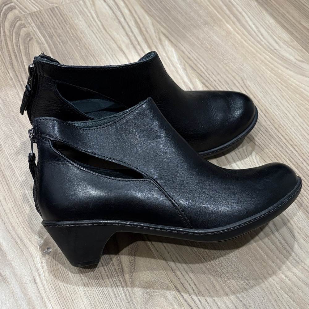 NWOT Dansko ‘Bonita’ Black Ankle Boots size 36